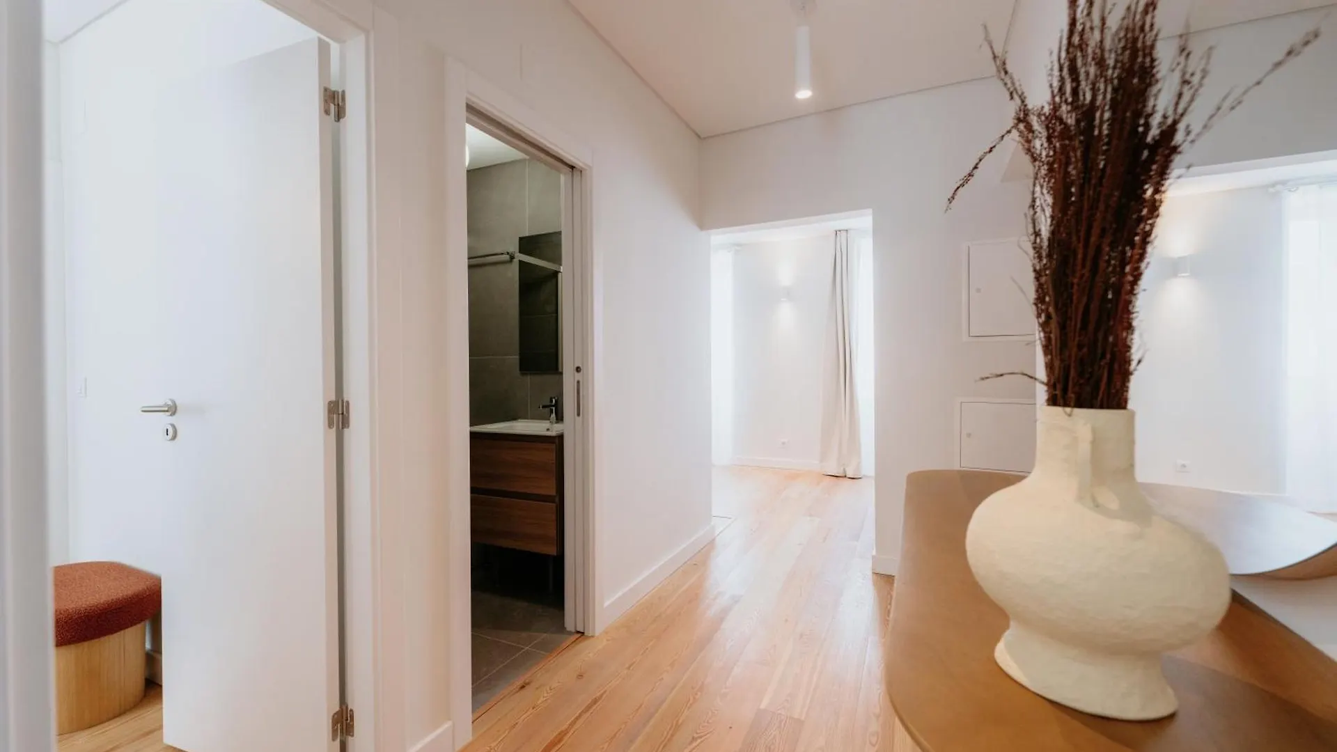 Mary Orange - No 236 Rc D - Contemporary Two-Bedroom Haven リスボン